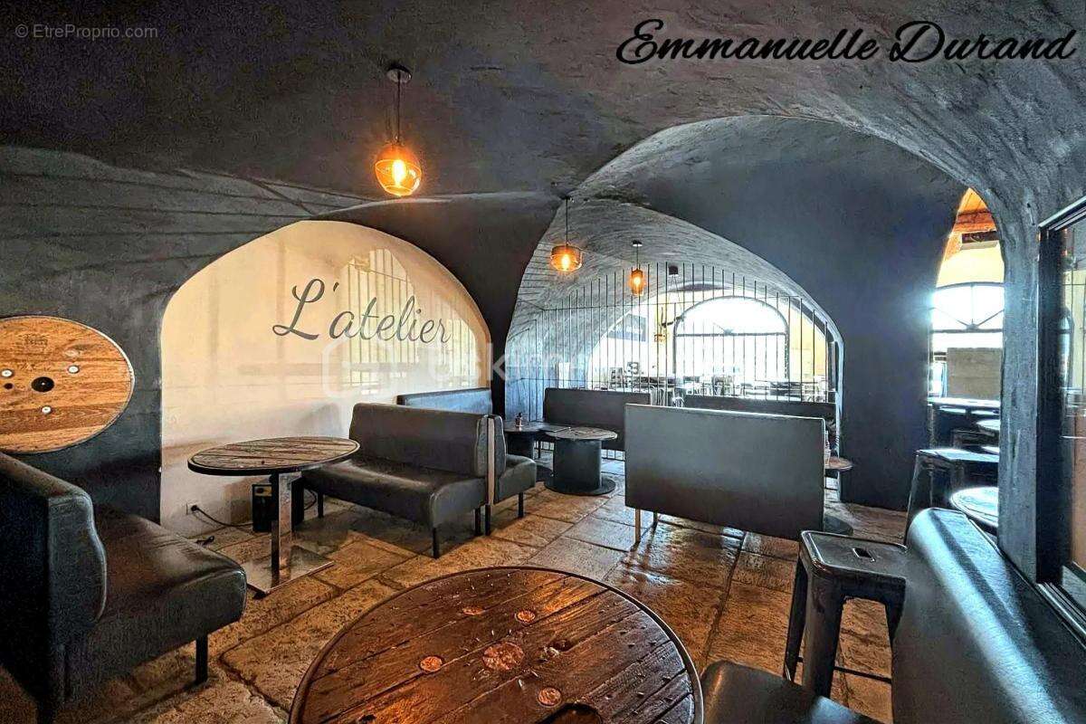 Commerce à SAINT-RESTITUT