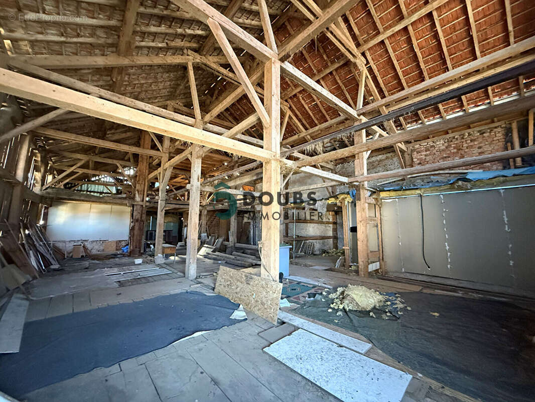 Appartement à FERRIERES-LE-LAC