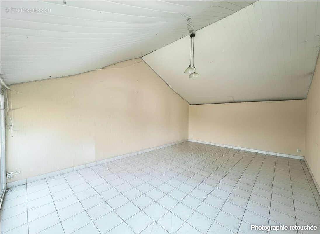 Maison avec dépendances et piscine à Mazé Milon - photo 9