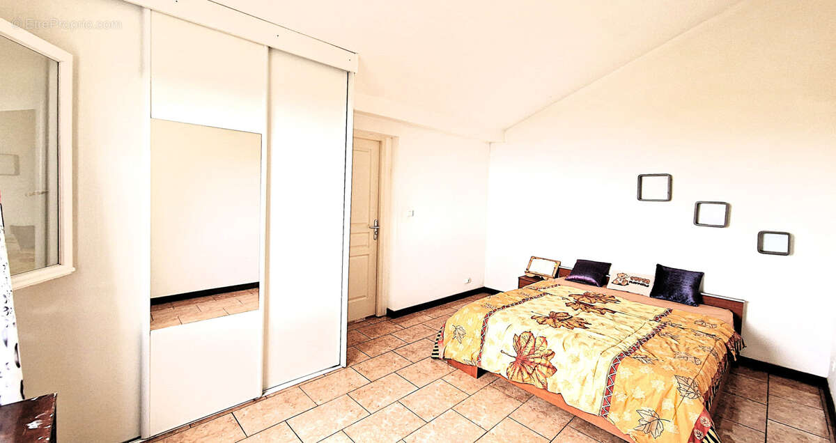 Maison à SAINT-DENIS