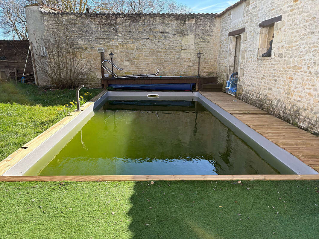 Maison à SAINT-GEORGES-DU-BOIS