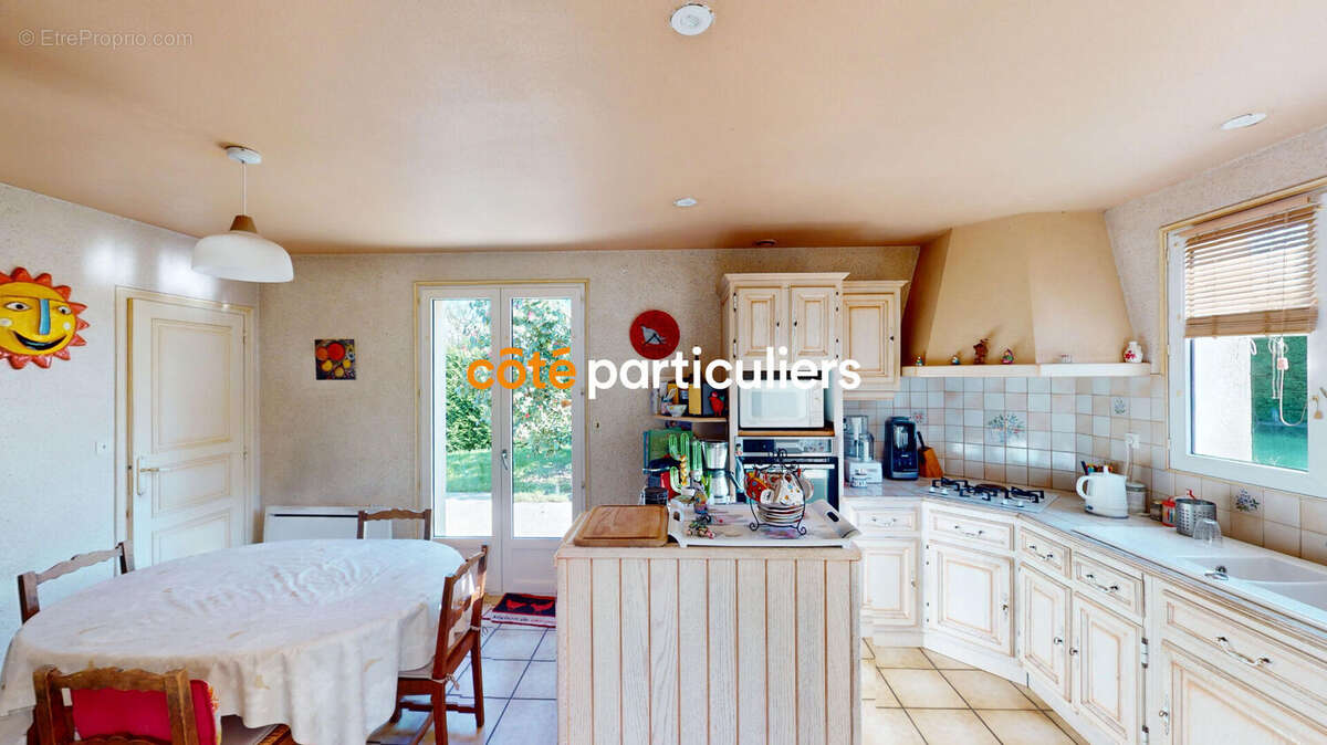 Maison à LES HERBIERS