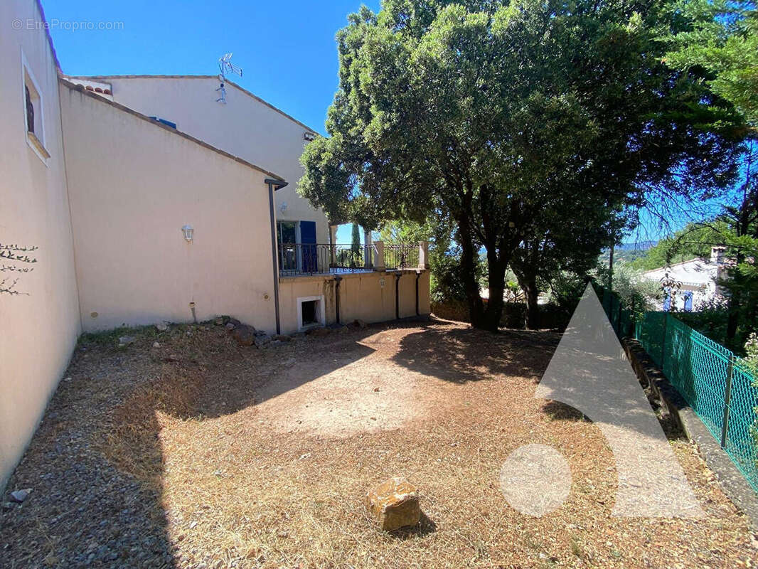 Villa de 224m² sur un terrain de  832 m² sur un terrain clos à Lorgues - photo 17