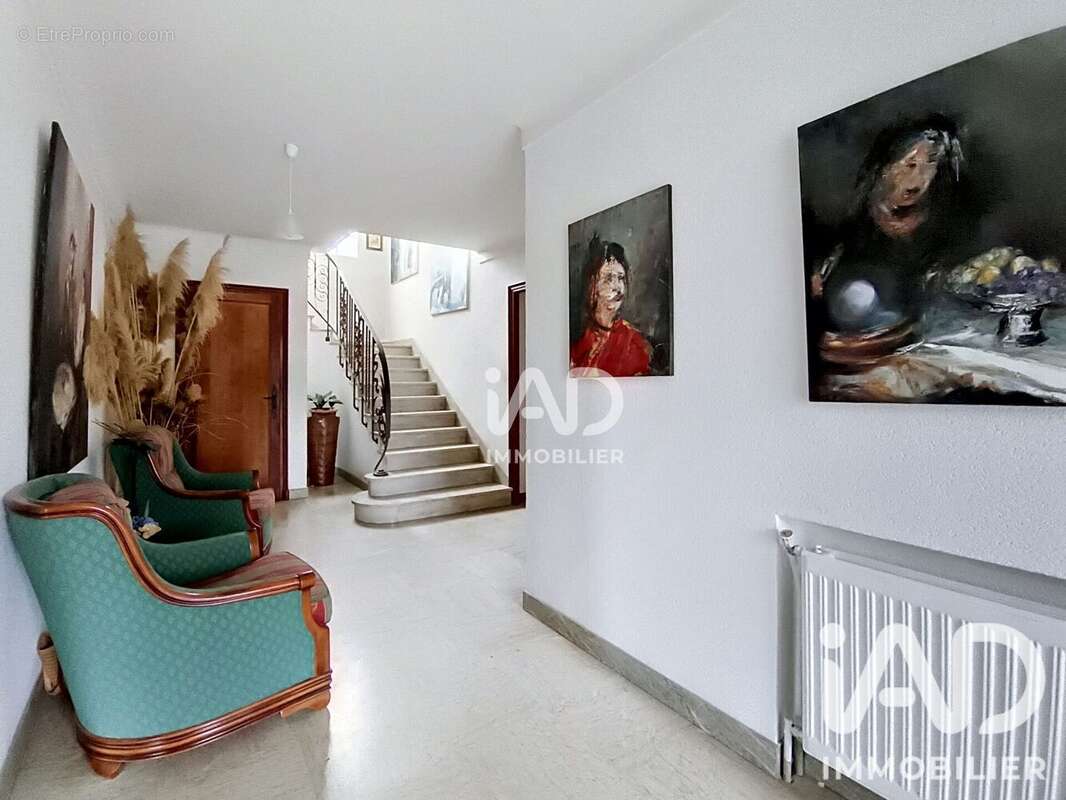 Maison 219 m² à Prades  - photo 9