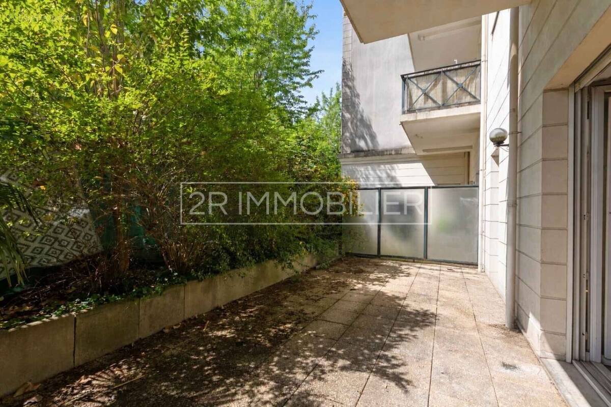 Vue principale - Appartement à BUSSY-SAINT-GEORGES