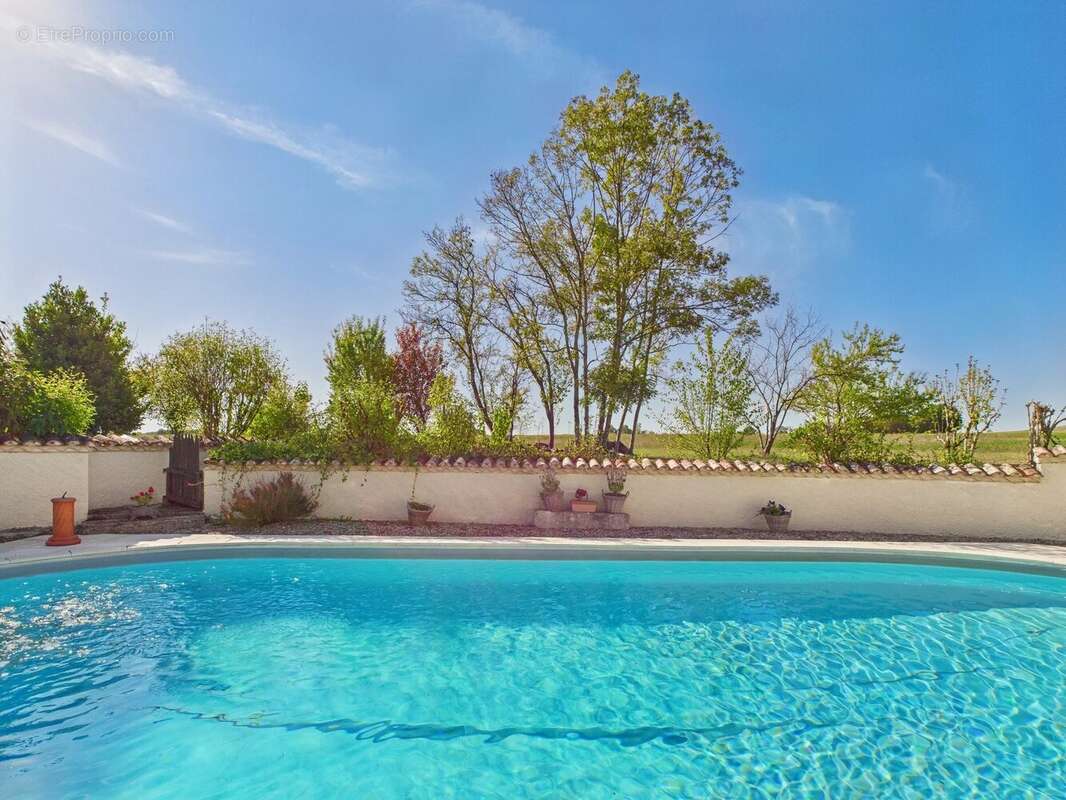 Maison élégante avec piscine, maison d'amis et vue imprenable - photo 2