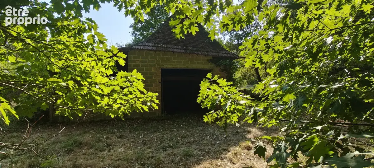 Grange à transformer en habitation avec prairie et forêt de 2 hectares 700 - photo 2