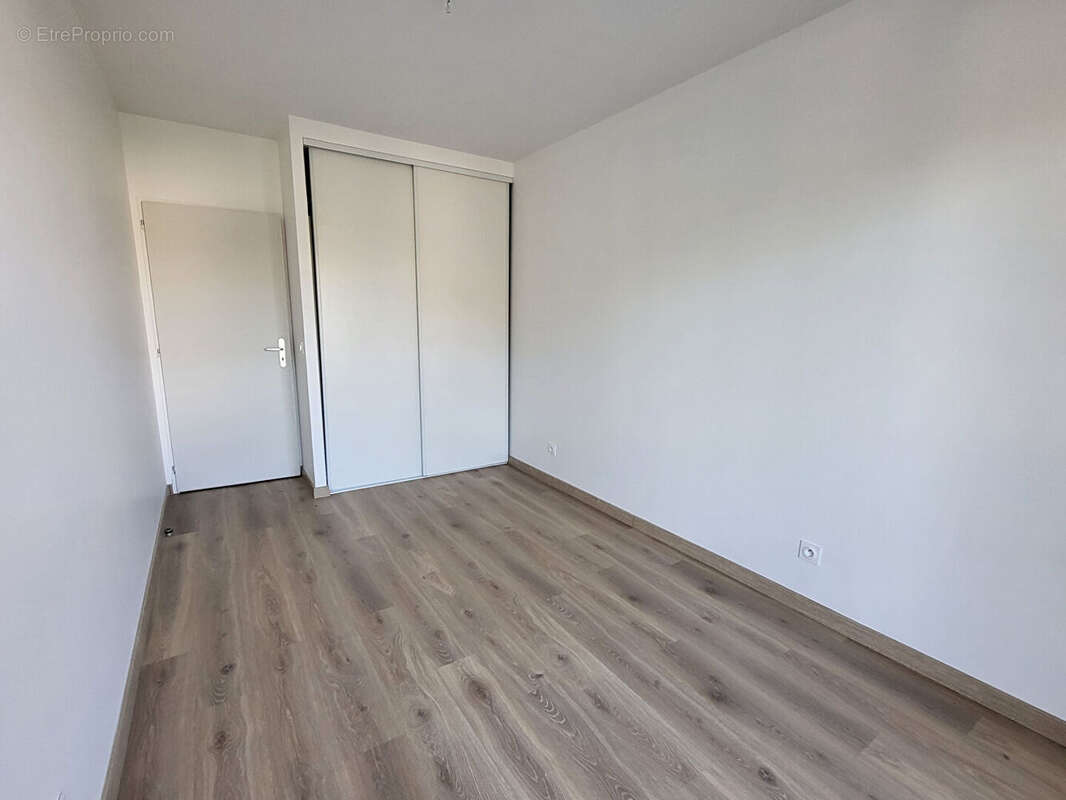 Appartement à SAINTE-GENEVIEVE-DES-BOIS