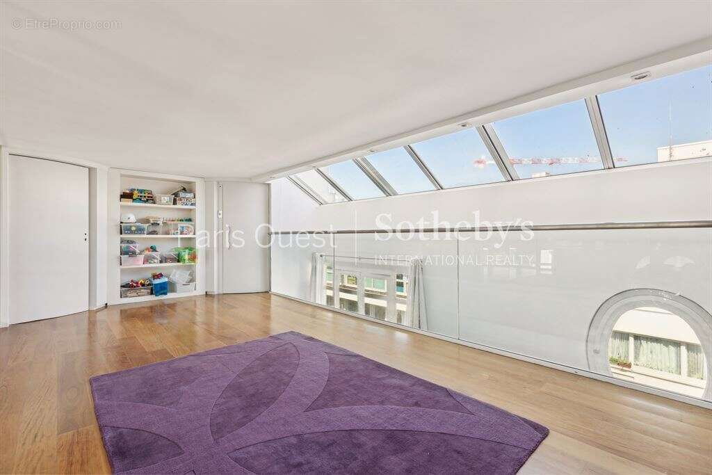 Maison à NEUILLY-SUR-SEINE