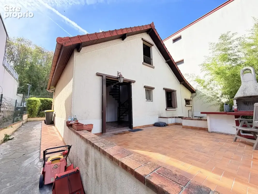 Une maison avec travaux en attente d'une nouvelle vie ! - photo 4