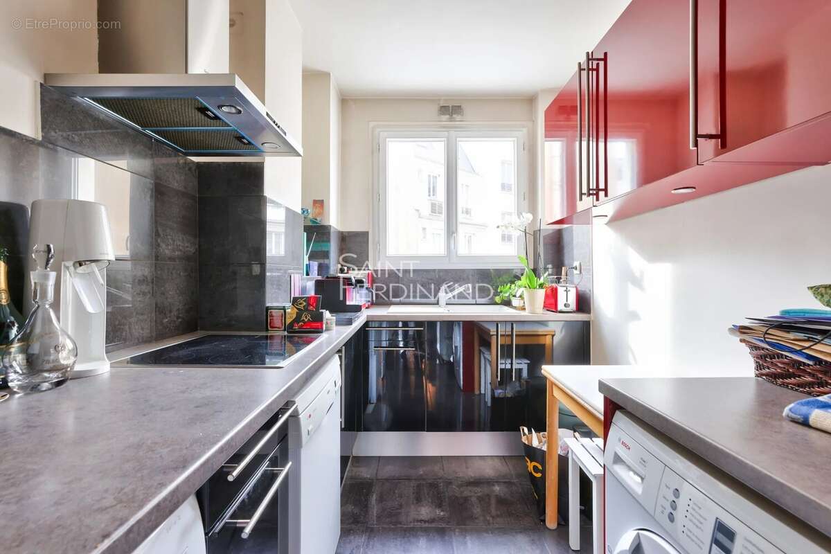 Appartement à PARIS-17E