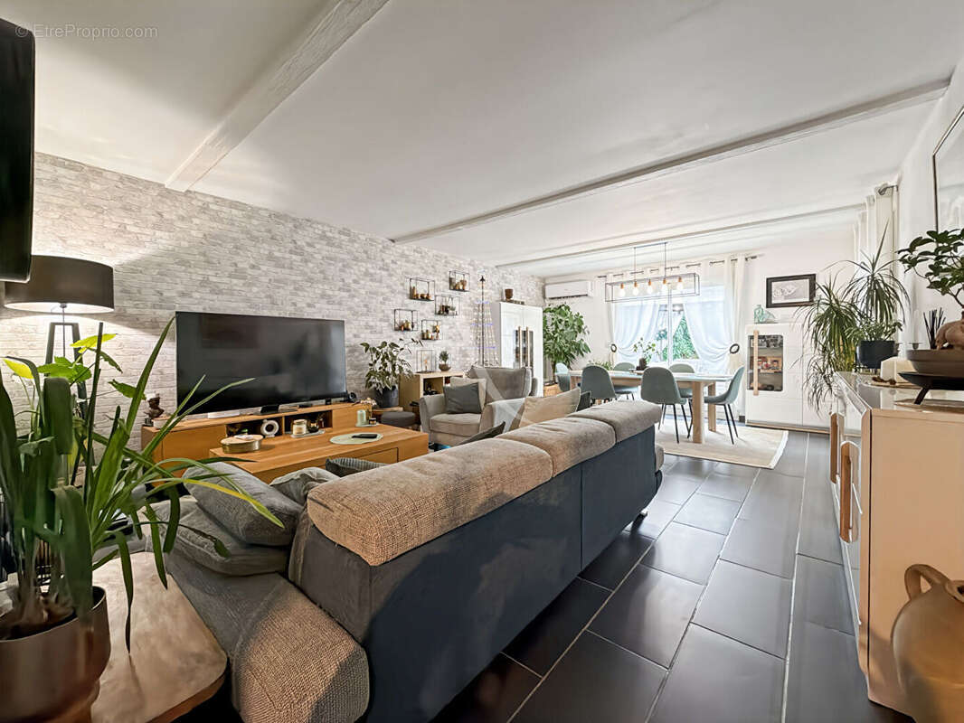 Maison à JOUY-LE-MOUTIER