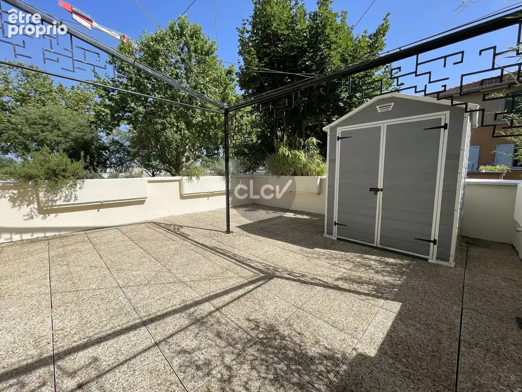 Maison sur le toit / Duplex Dernier étage avec Terrasse / La Soie 69120 VAULX EN VELIN - photo 2