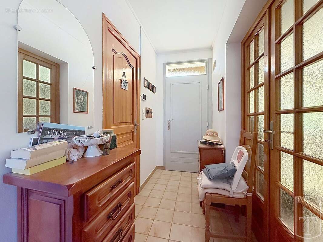 Ruoms centre - photo 18