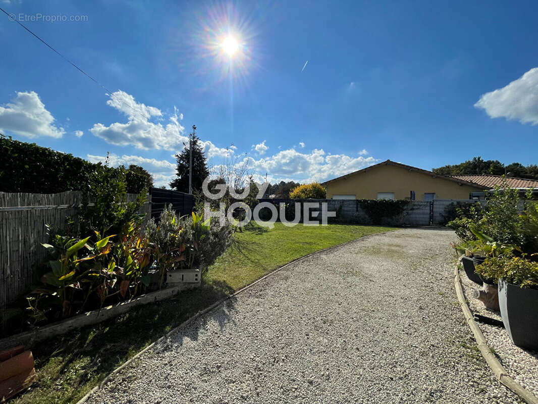 Maison à PARENTIS-EN-BORN