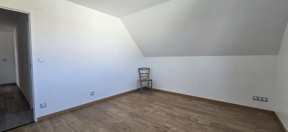 Maison à PERIGNAT-LES-SARLIEVE