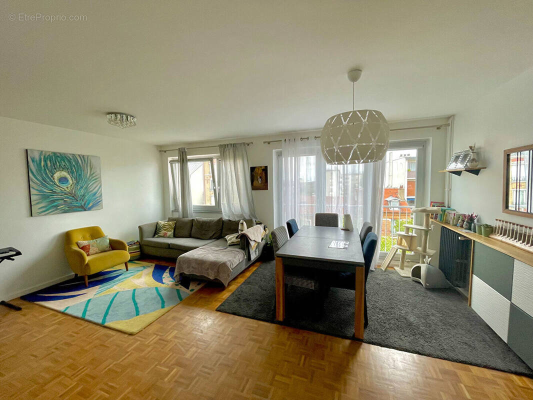 Appartement à LA GARENNE-COLOMBES