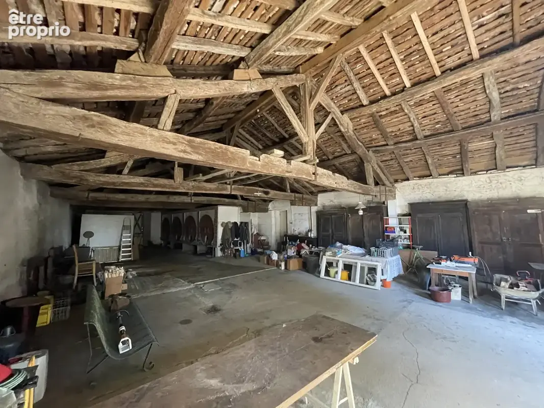 Maison a renover avec dependances sur 10ha  de terrain - photo 15