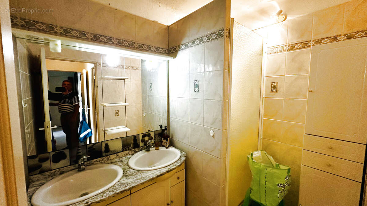 Appartement à MARSEILLE-11E