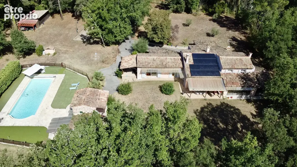 Élégante propriété avec villa principale, mazet en pierres et piscine - photo 12