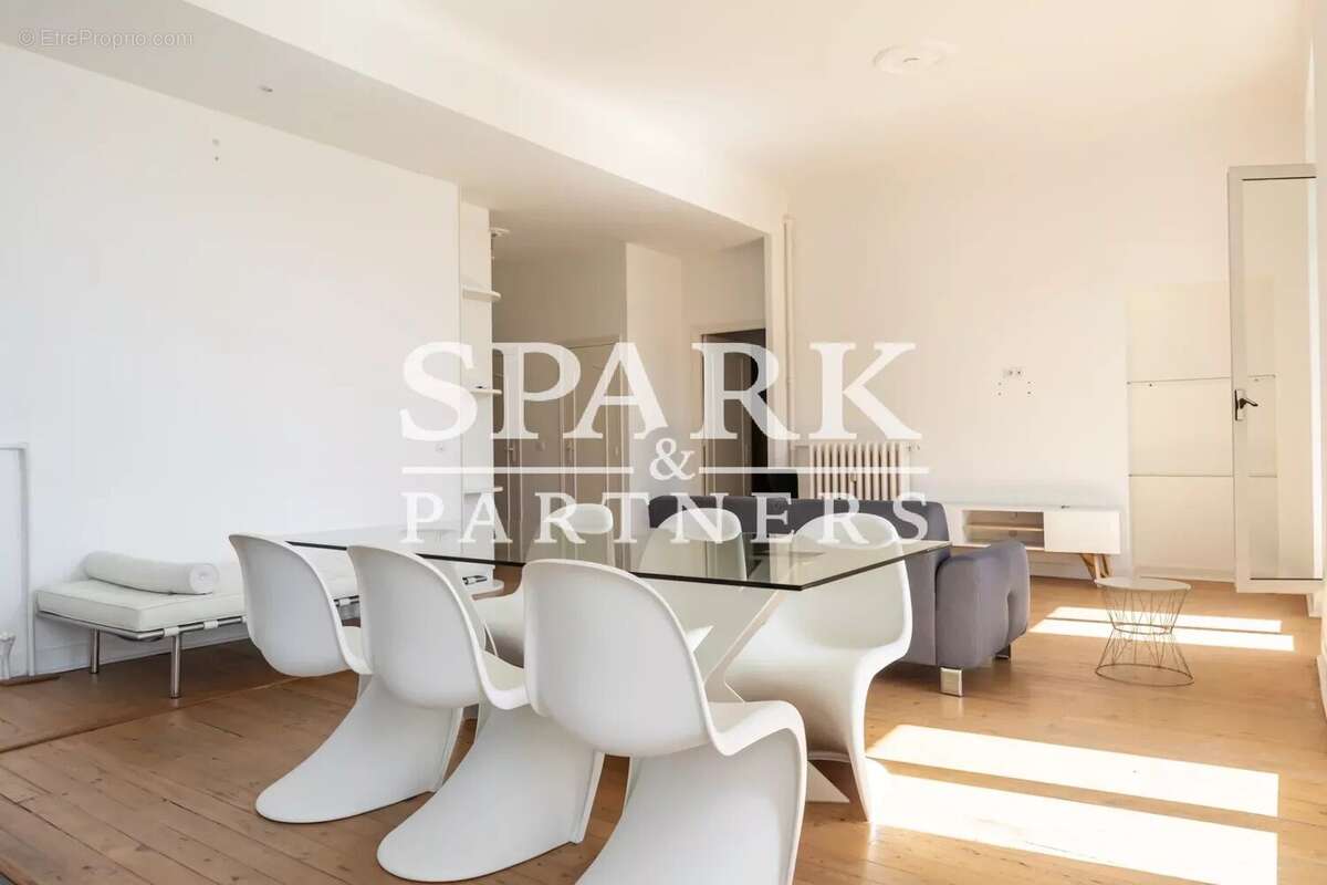 Appartement à ROQUEBRUNE-CAP-MARTIN