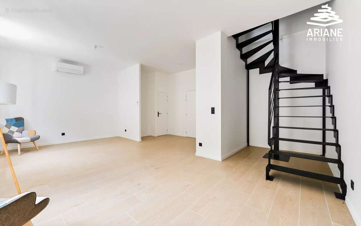 Appartement à VOURLES