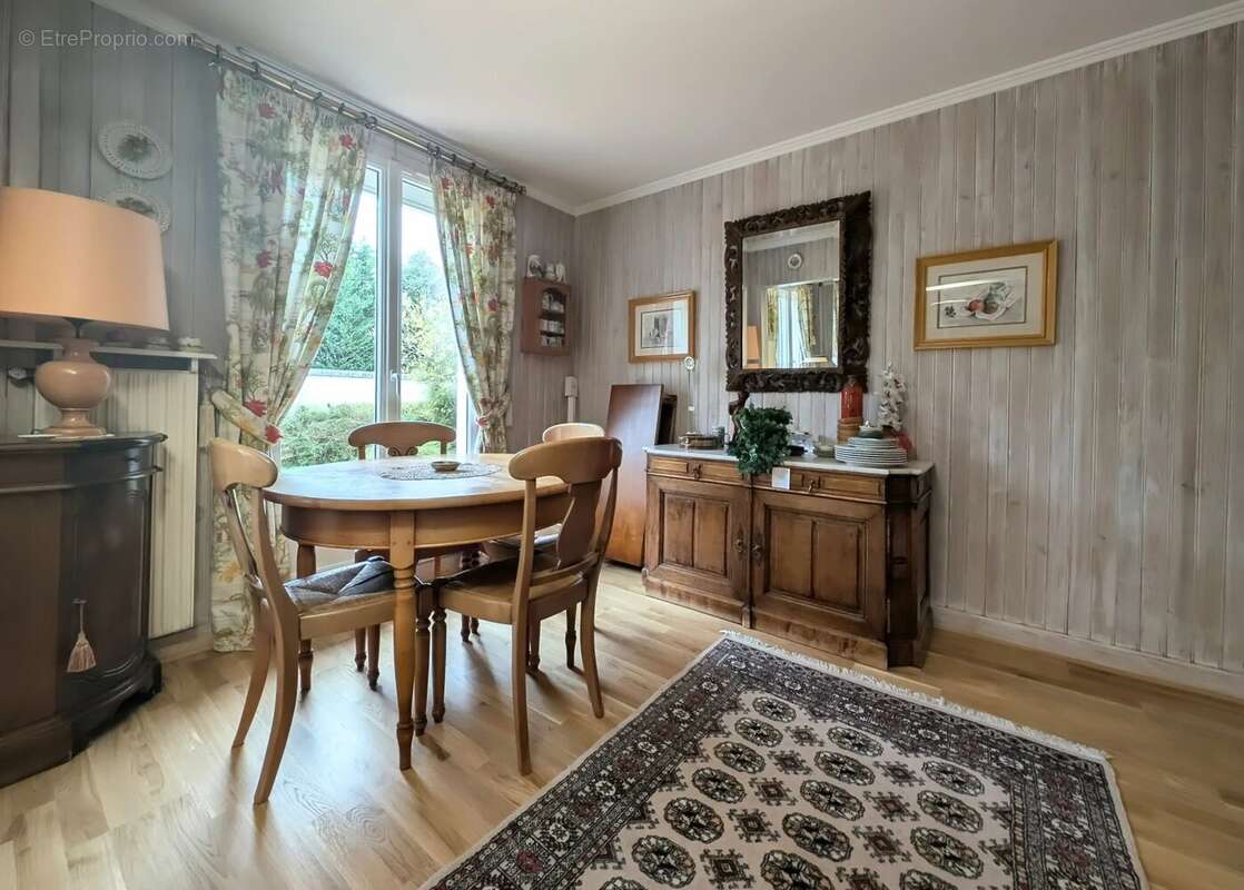 Maison à COIGNIERES