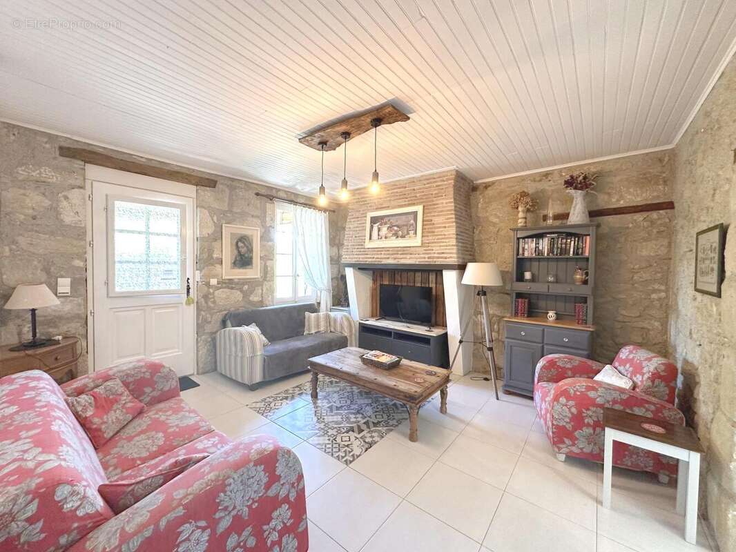 Maison 225 m² à Roumagne  - photo 4