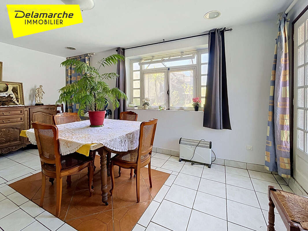 DONVILLE LES BAINS, à vendre, maison 2 chambres et jardin - photo 4