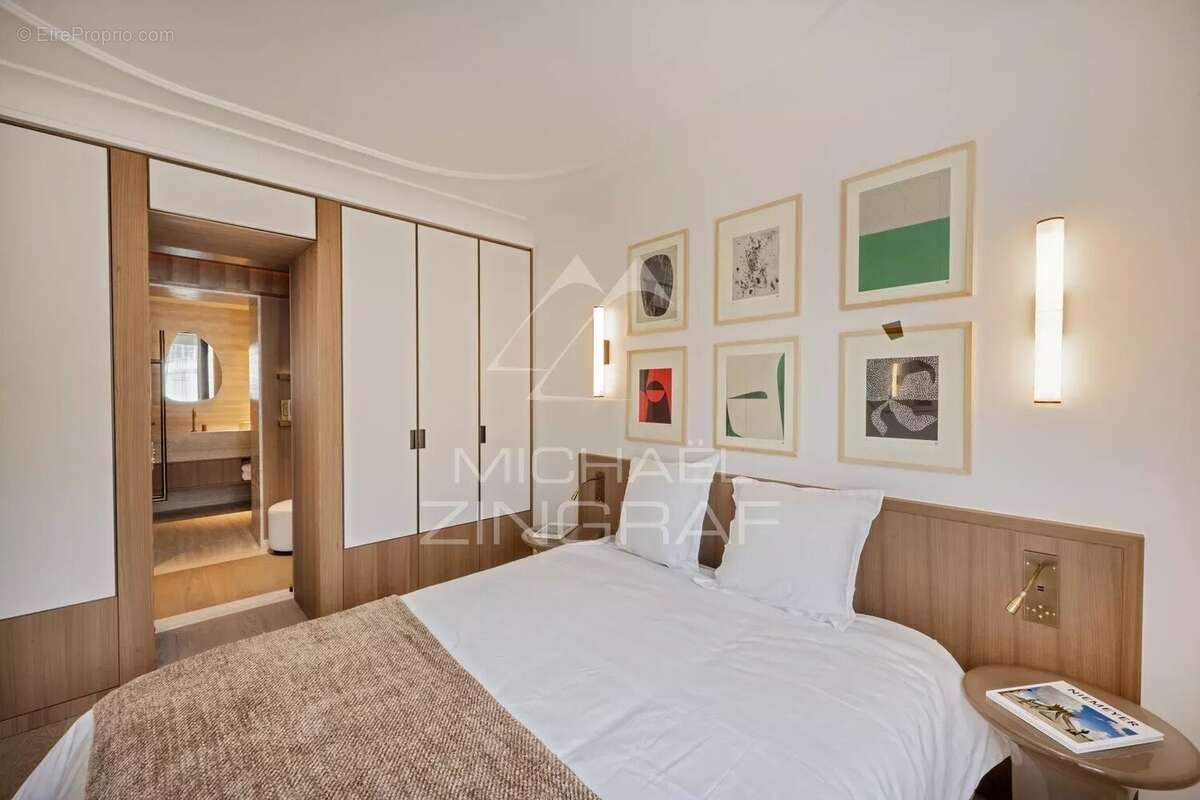 Appartement à PARIS-16E