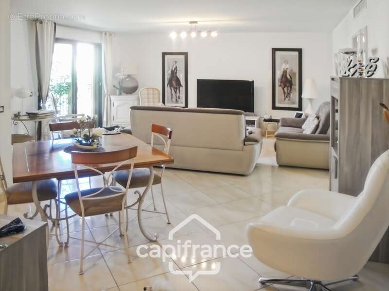 Appartement à HYERES