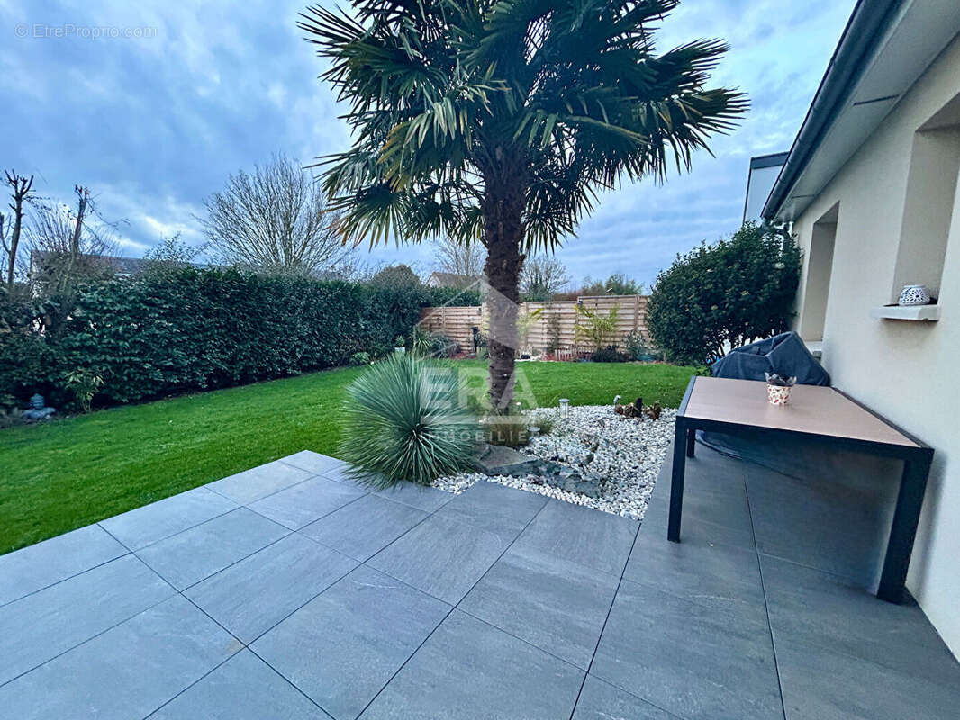 Maison à SAINT-PAVACE