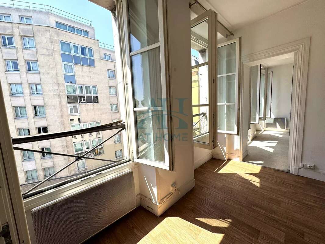 Appartement à PARIS-10E