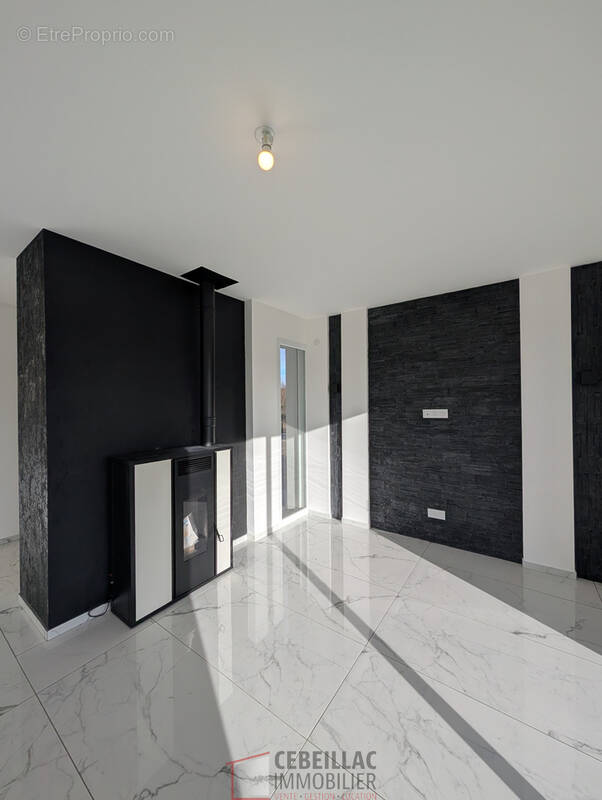 Maison à LES ANCIZES-COMPS