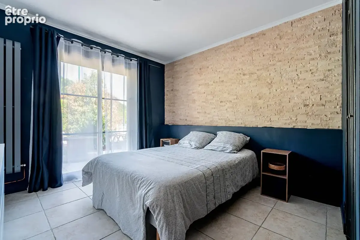 MAUBEC, villa avec 4 chambres, possibilité 5. - photo 3