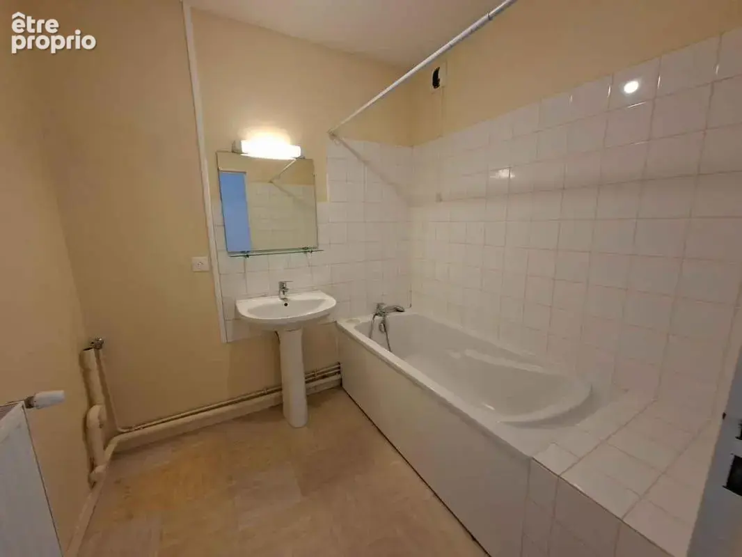 Appartement à FONTAINES