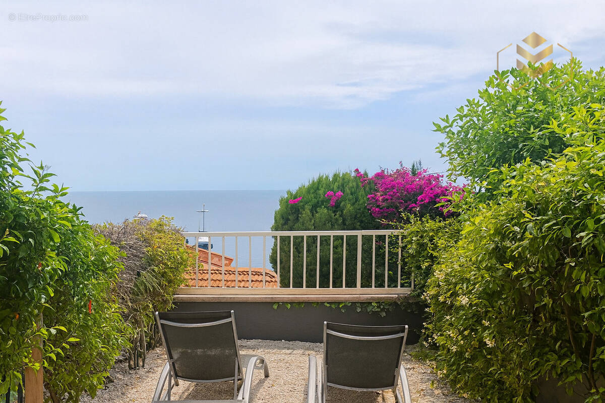 Appartement à ROQUEBRUNE-CAP-MARTIN