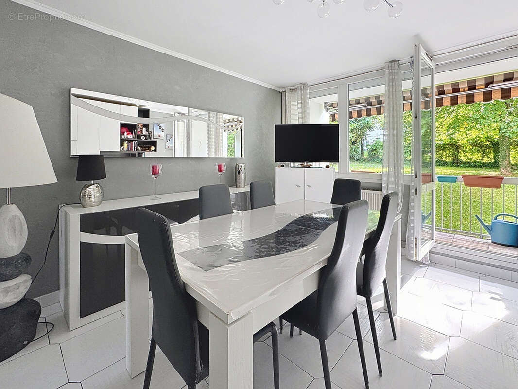 Appartement à SAINT-GENIS-LAVAL