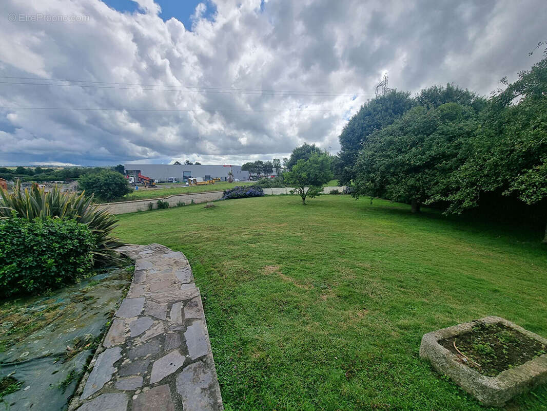 Maison Isigny Le Buat - photo 10