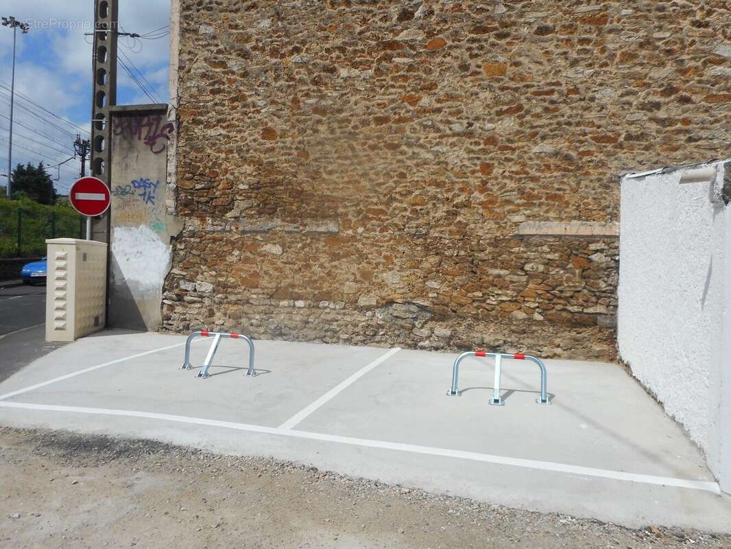 Parking à JUVISY-SUR-ORGE
