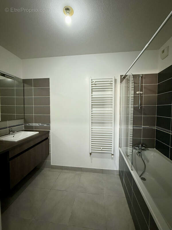 Appartement à LE CRES