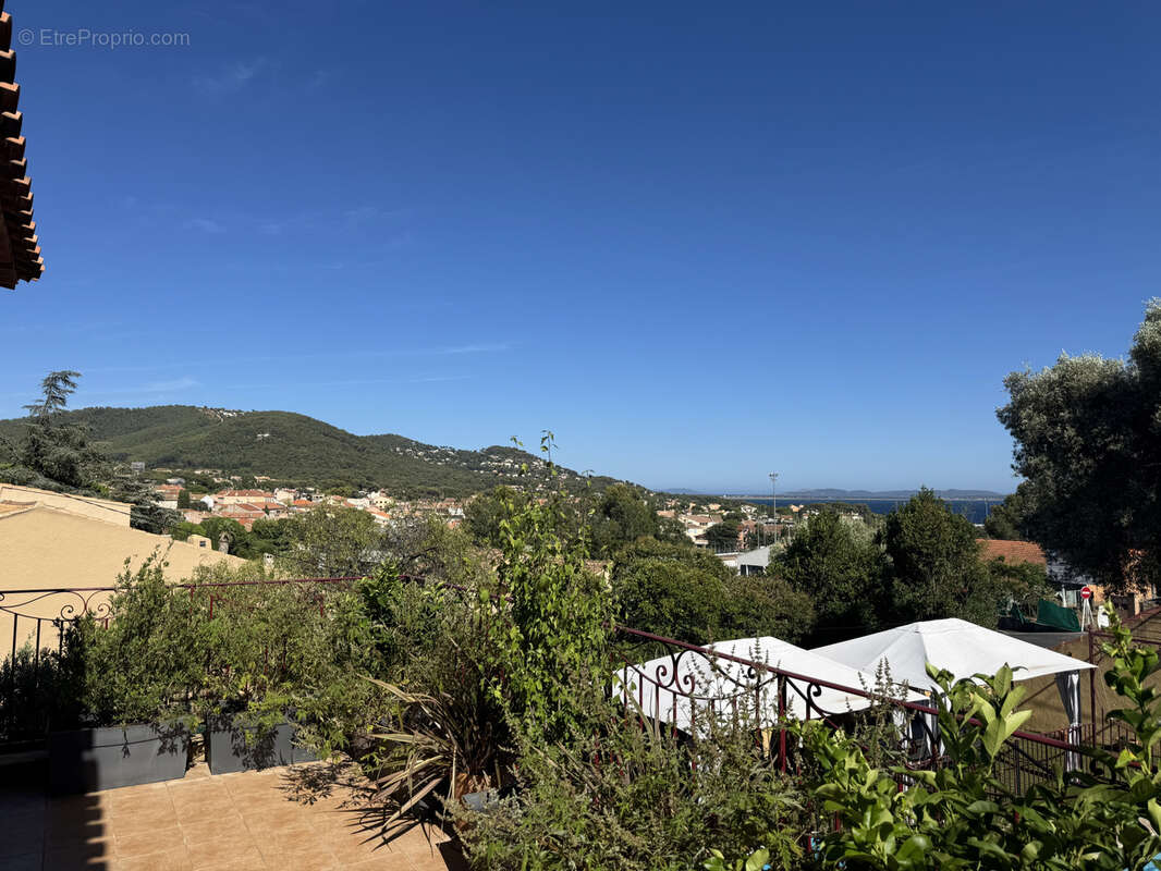 Maison à CARQUEIRANNE