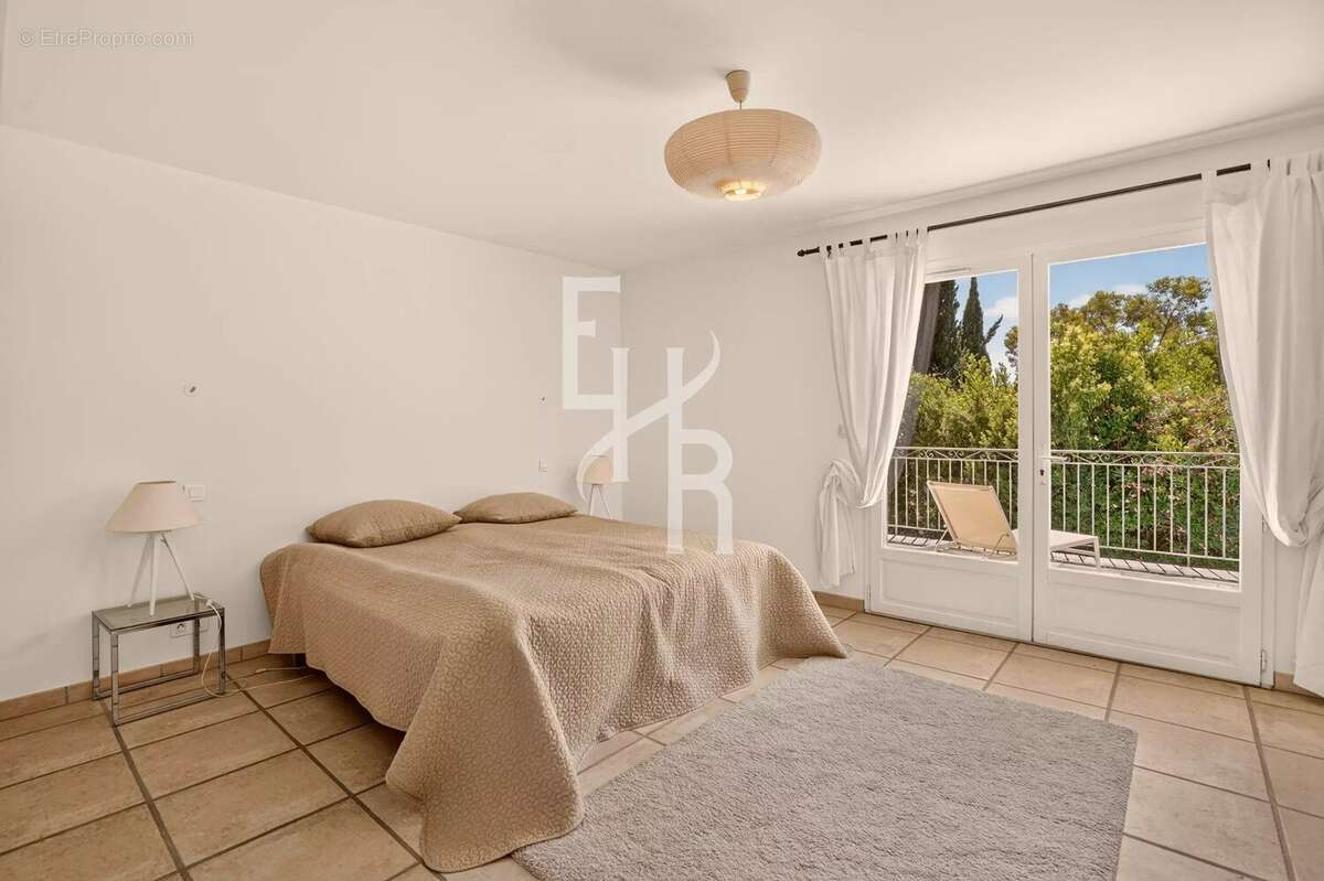 Maison à MOUGINS