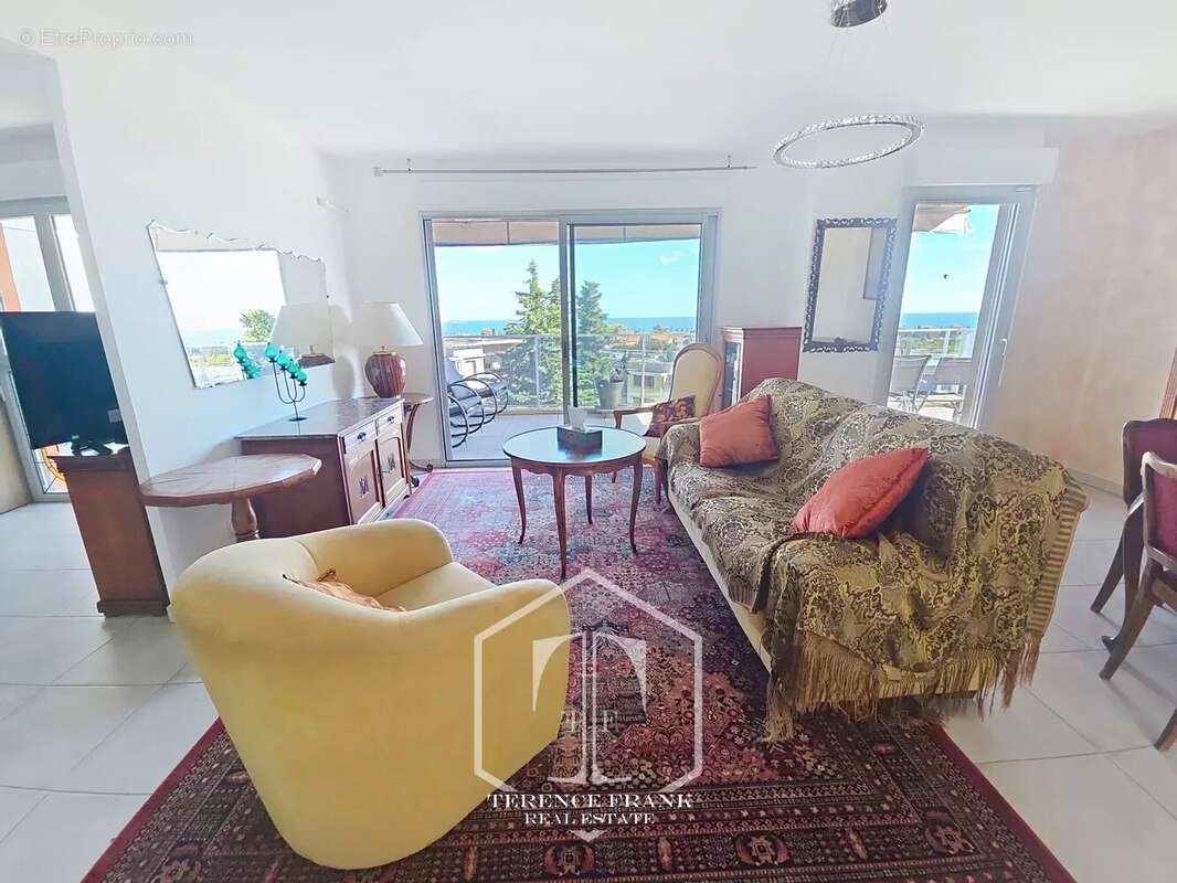 Appartement à VILLENEUVE-LOUBET