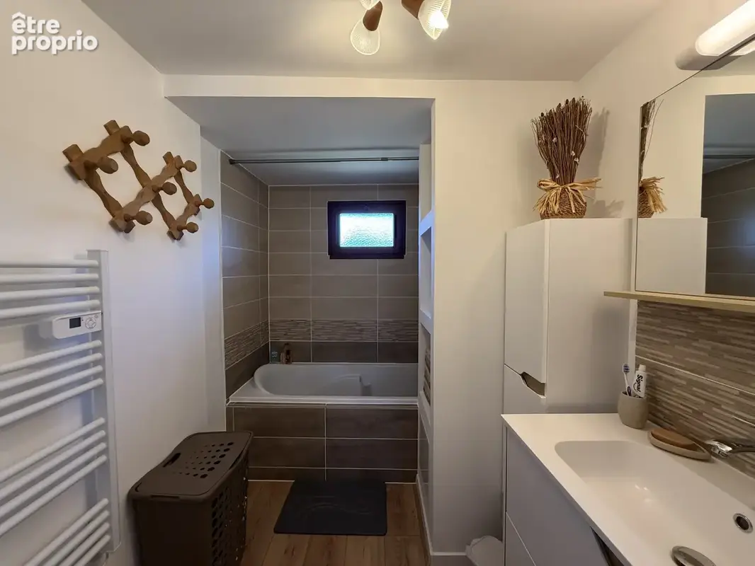 Belle longère de caractère rénovée   3 chambres, dépendances & potentiel - photo 15
