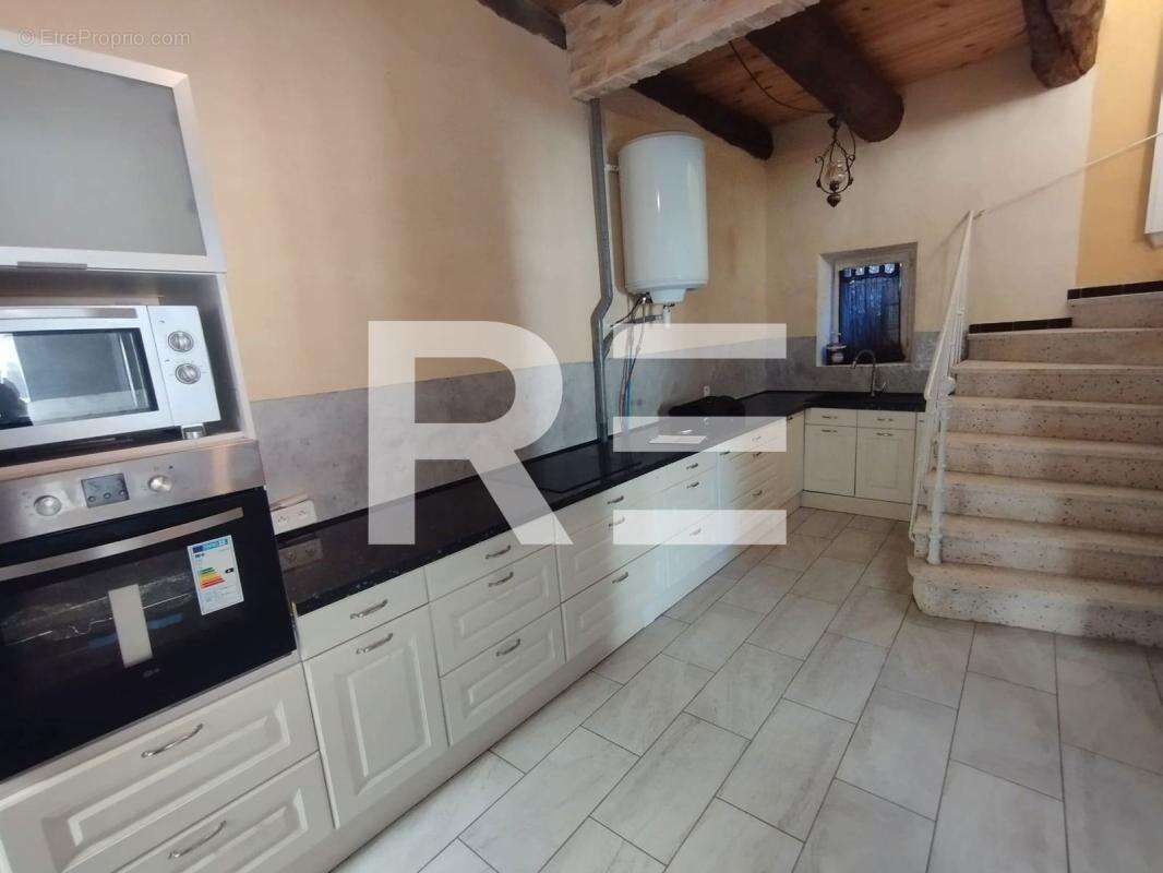 Maison de ville au coeur du village de St Gilles - photo 10