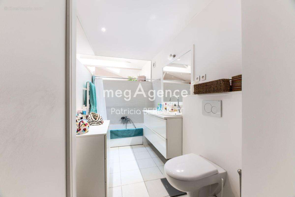 Appartement à PARIS-20E