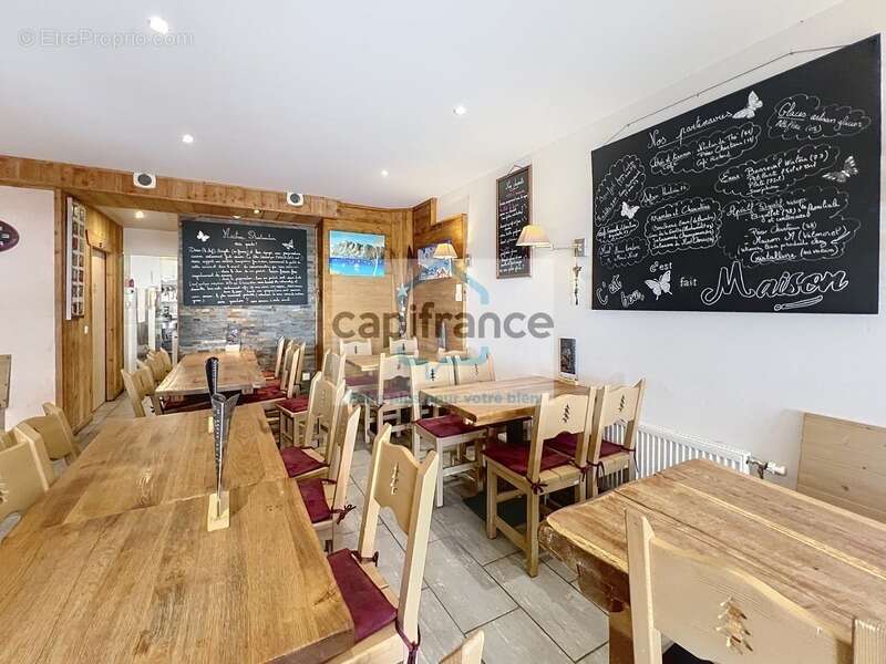 Commerce à SAINT-FRANCOIS-LONGCHAMP