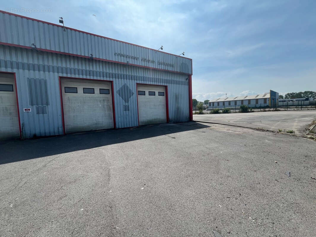 Entrepôt - 1600 m2 - ZI de Petite-Synthe sur 3638 m2 - photo 3