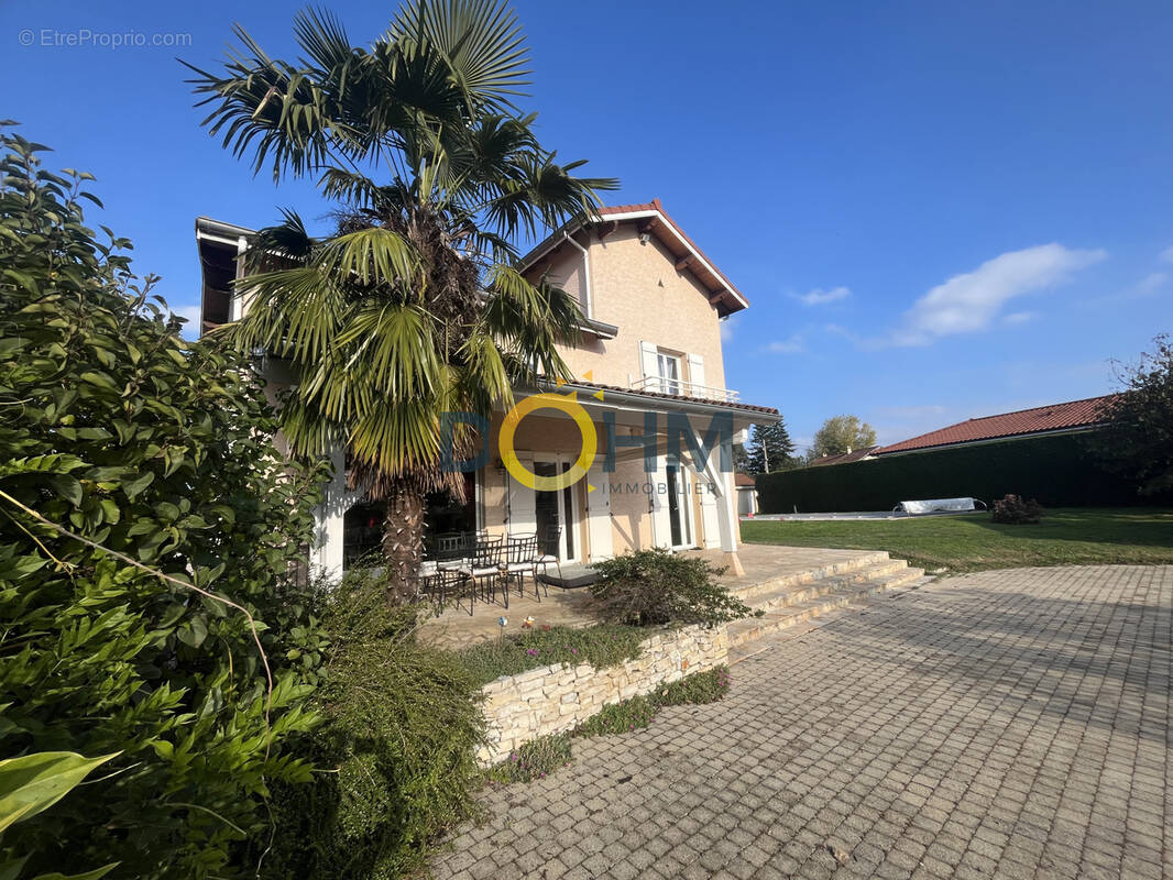 Maison à PRECIEUX